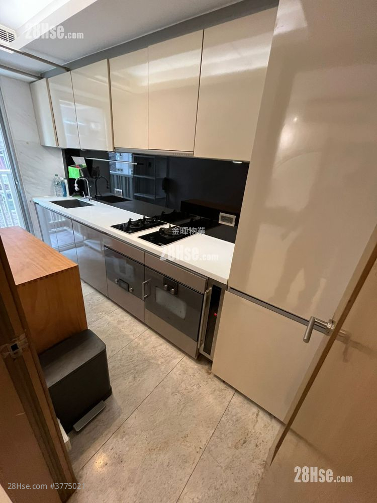 The Nova Sell 2 Bedrooms , 2 Bathrooms 636 ft²