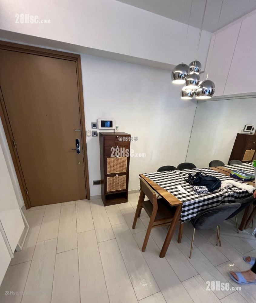 The Nova Sell 2 Bedrooms , 2 Bathrooms 636 ft²