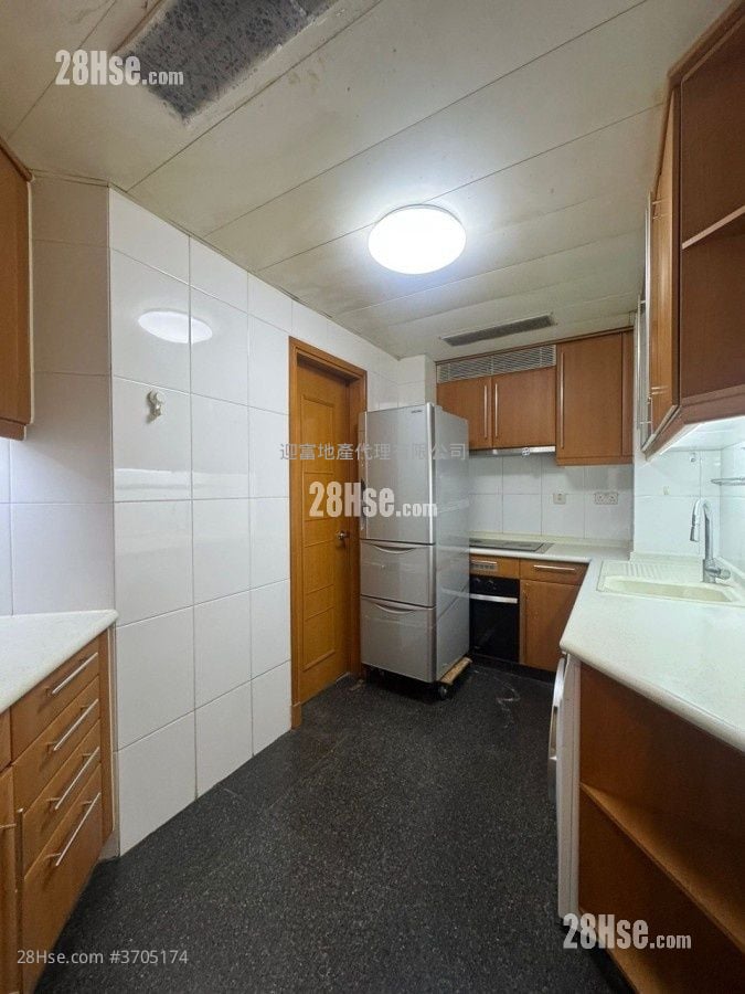 半岛豪庭 租盘 4 房 , 3 浴室 948 平方尺