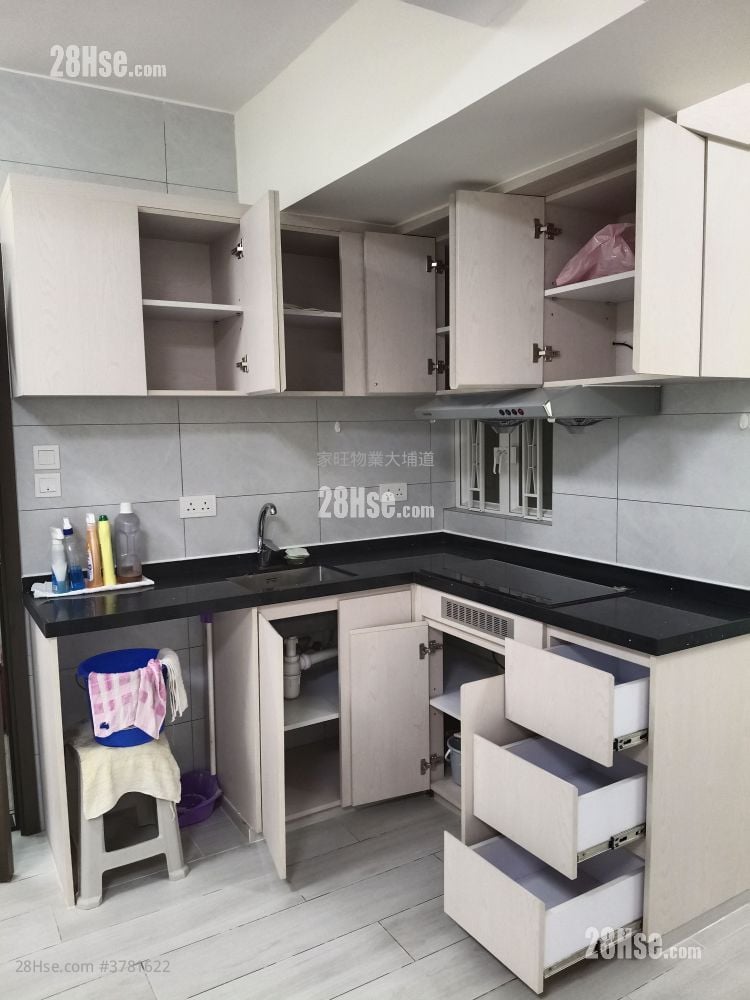 Rondall Building Rental 2 Bedrooms , 1 Bathroom 540 ft²