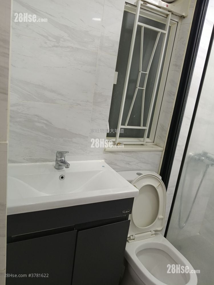 Rondall Building Rental 2 Bedrooms , 1 Bathroom 540 ft²