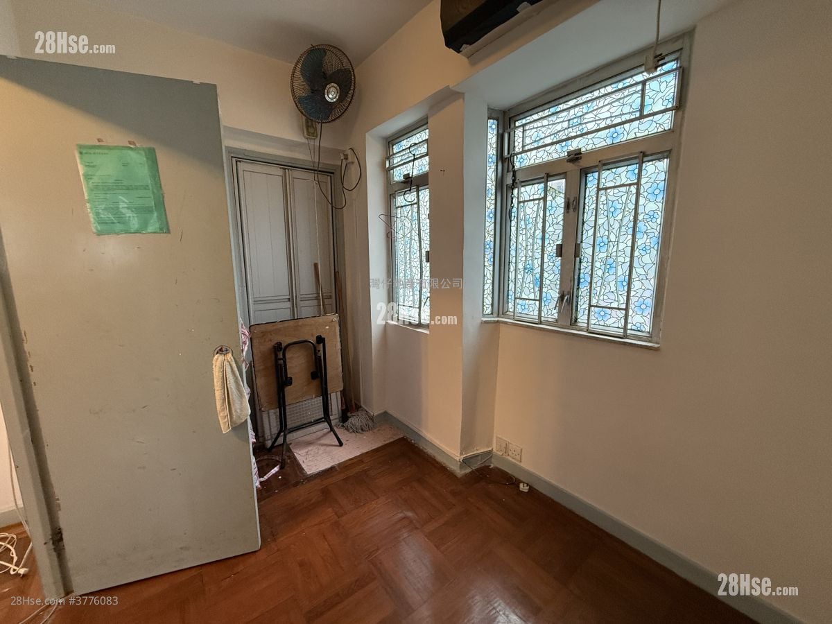 Wing Shing Building (Mansion) Sell 2 Bedrooms , 1 Bathroom 287 ft²