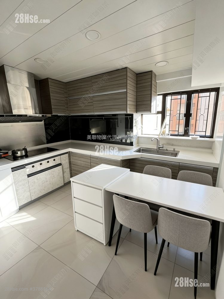 Parc Royale Sell 3 Bedrooms , 2 Bathrooms 942 ft²