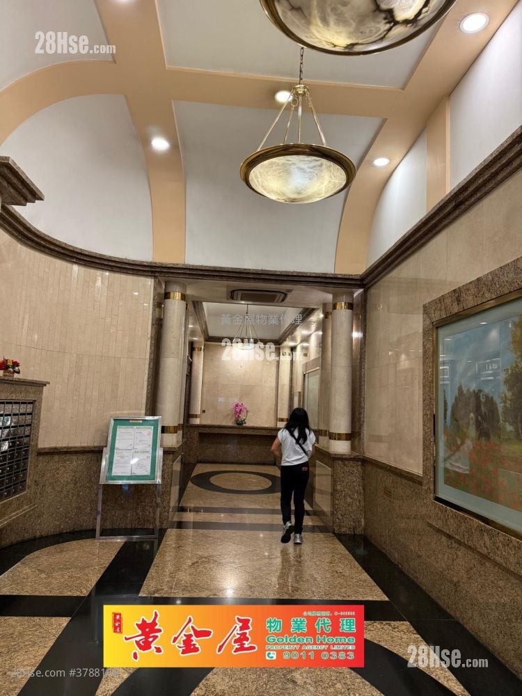 Skyline Plaza Sell 3 Bedrooms , 2 Bathrooms 530 ft²