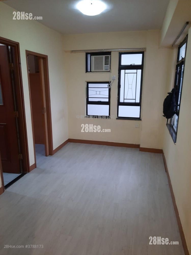 Rich Court Sell 229 ft²