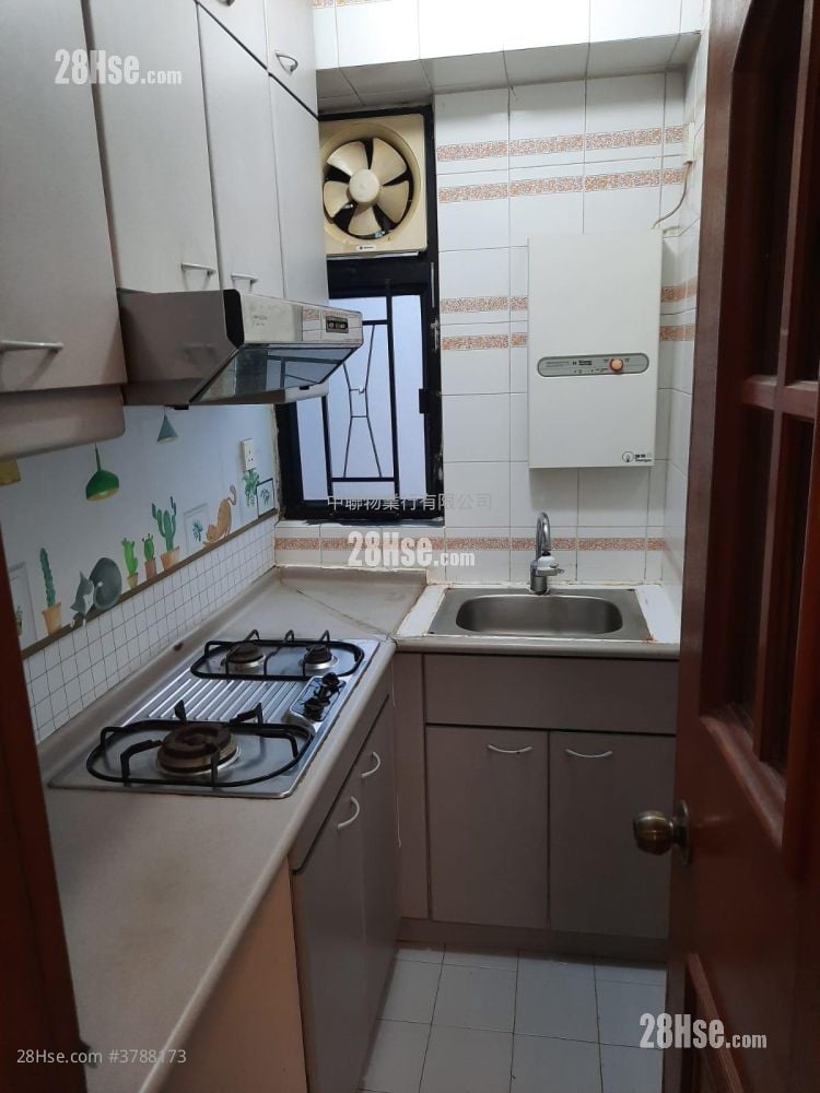 Rich Court Sell 229 ft²