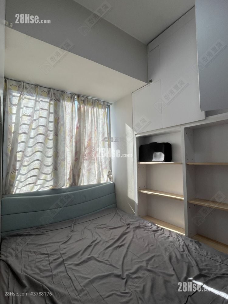 Park One Rental 4 Bedrooms , 2 Bathrooms 595 ft²