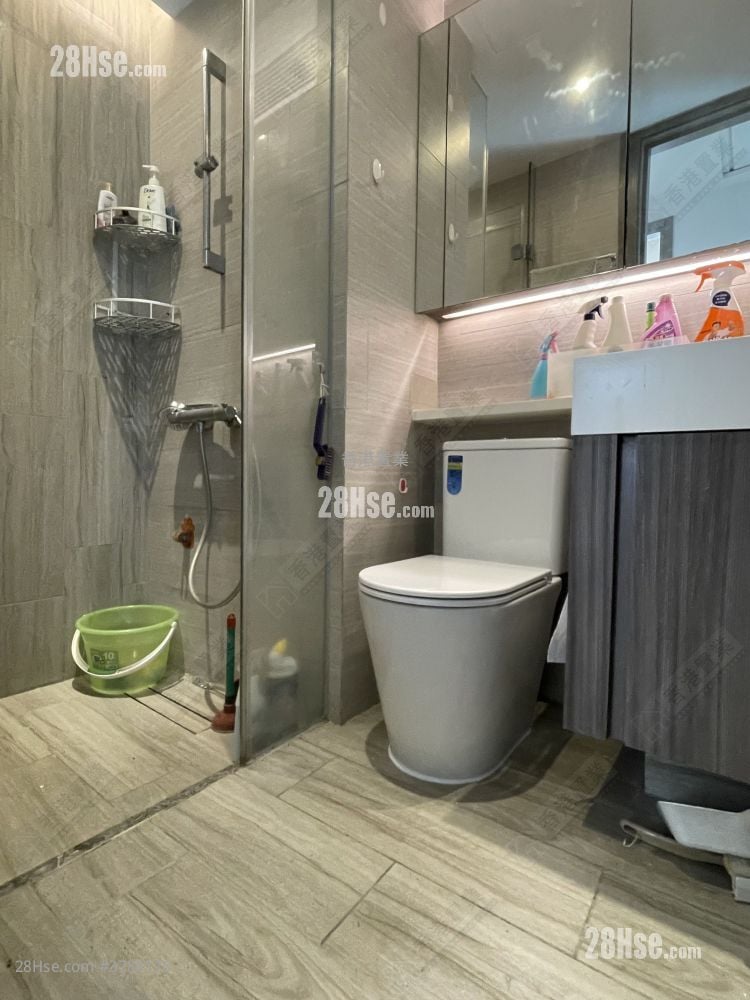 Park One Rental 4 Bedrooms , 2 Bathrooms 595 ft²