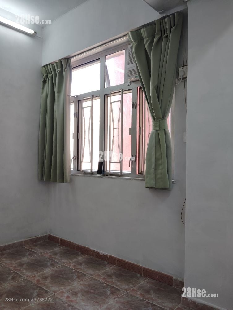 Mascot Mansions Rental Studio , 1 Bathroom 130 ft²