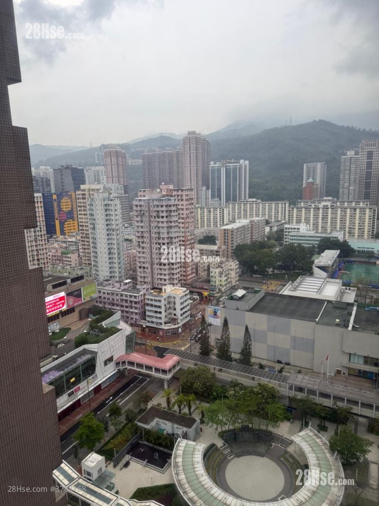 Skyline Plaza Sell 3 Bedrooms , 2 Bathrooms 530 ft²