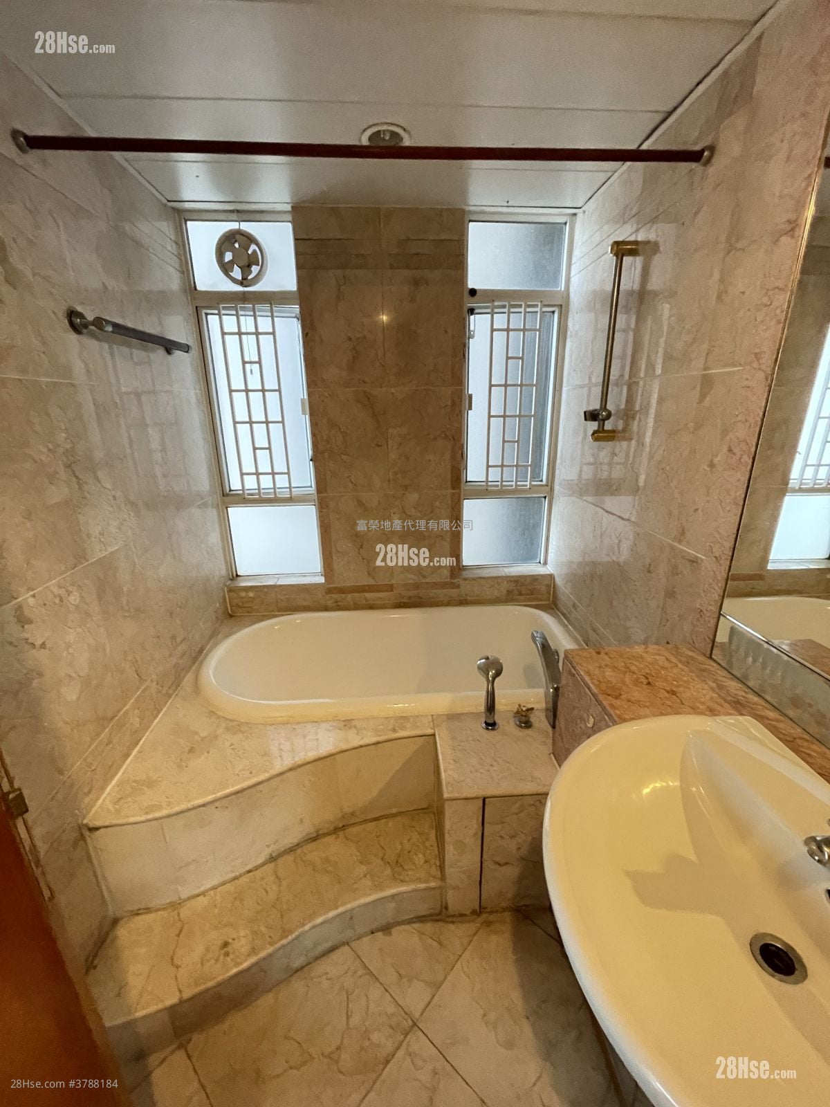 Laguna Verde Sell 4 Bedrooms , 3 Bathrooms 1,104 ft²