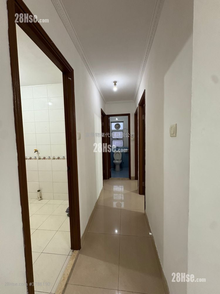 Tuen Mun San Tsuen Rental 3 Bedrooms , 1 Bathroom 653 ft²