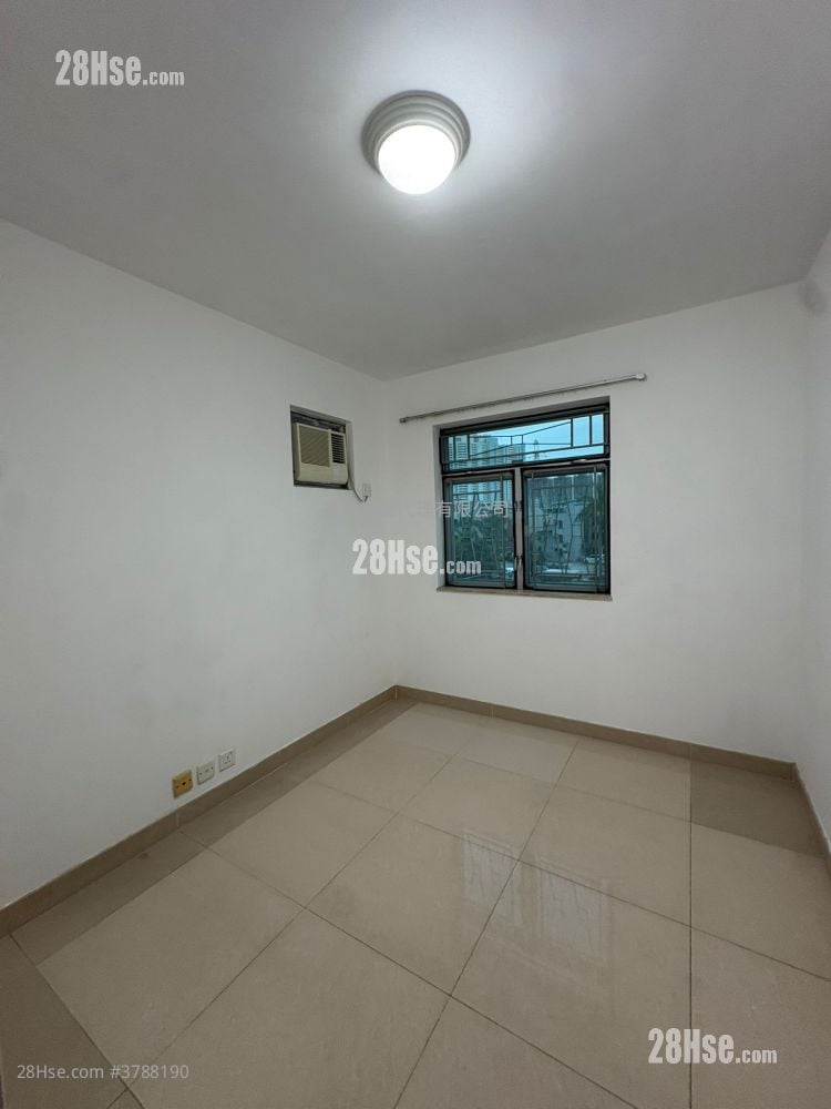 Tuen Mun San Tsuen Rental 3 Bedrooms , 1 Bathroom 653 ft²