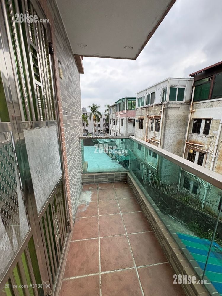 Tuen Mun San Tsuen Rental 3 Bedrooms , 1 Bathroom 653 ft²