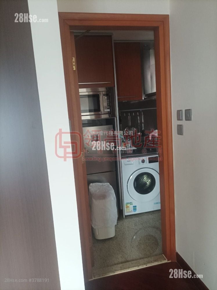 The Arch Rental Studio , 1 Bathroom 395 ft²