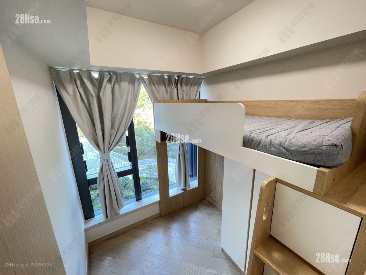 bedroom 2: The Regent Sell 3 Bedrooms 584 ft²