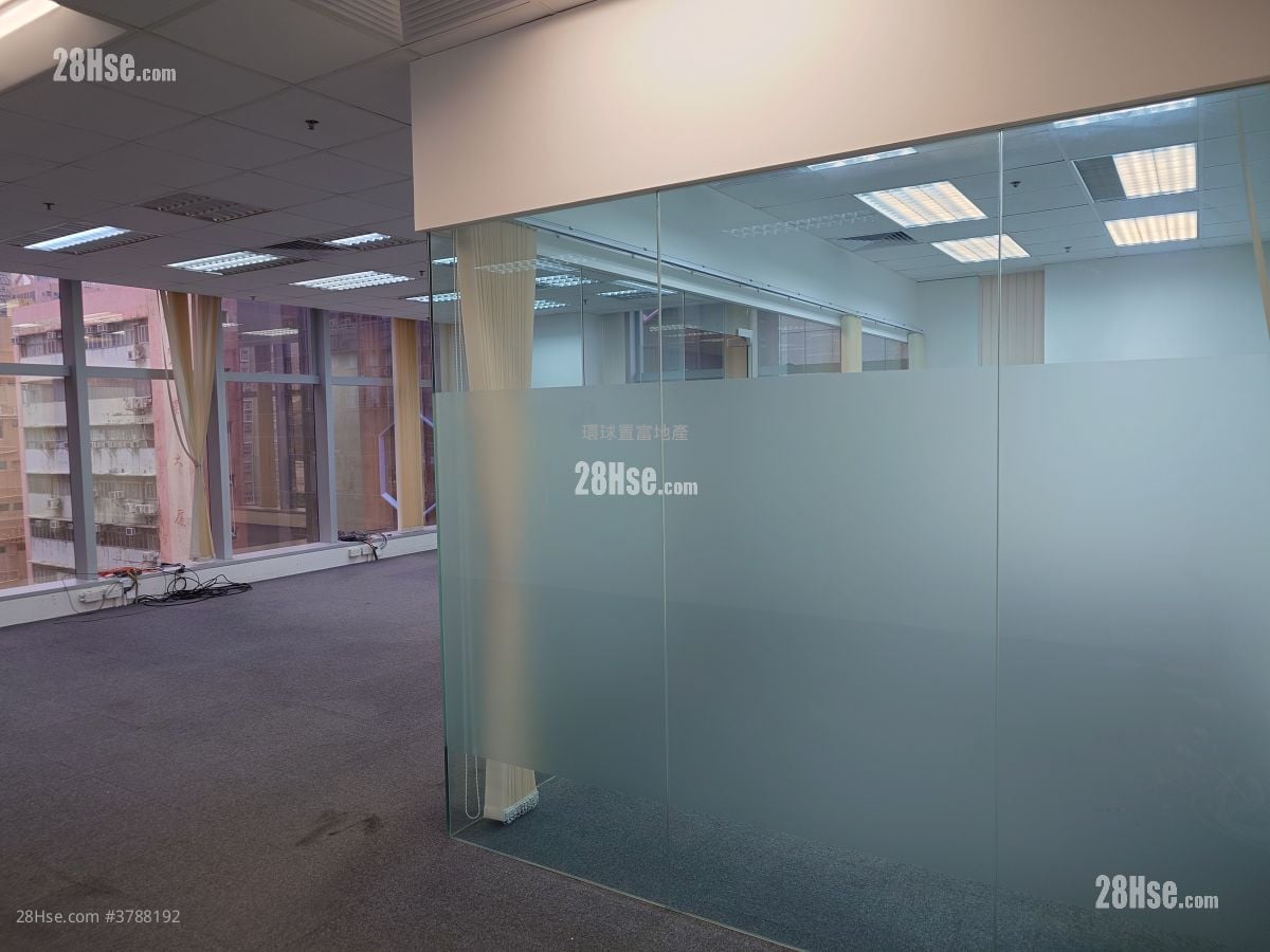 皇廷广场 租盘 1,300 平方尺