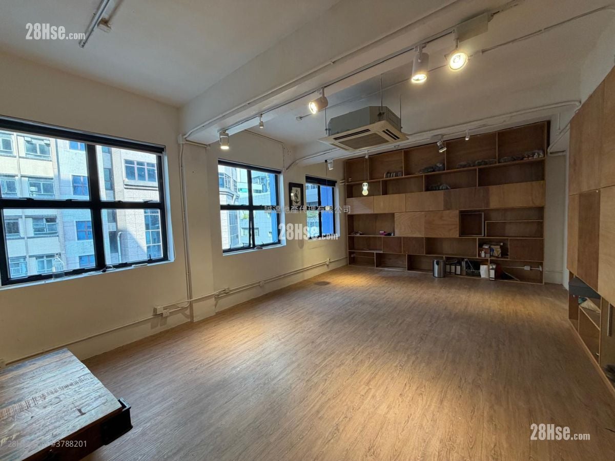 Kwun Tong Industrial Building  Rental Studio 500 ft²