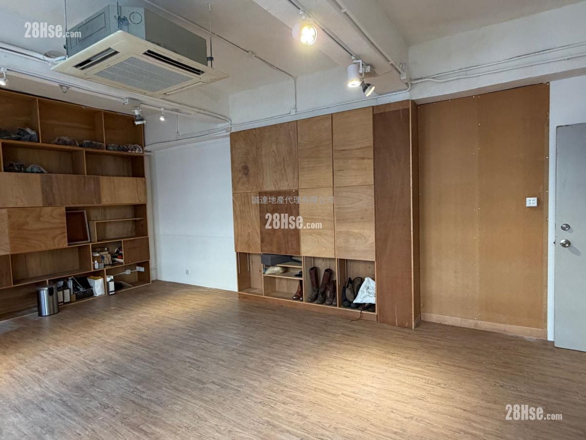 Kwun Tong Industrial Building  Rental Studio 500 ft²
