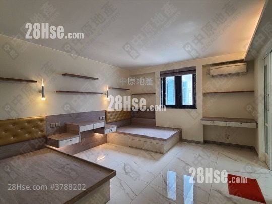 Wing On Court Sell 3 Bedrooms , 2 Bathrooms 1,615 ft²