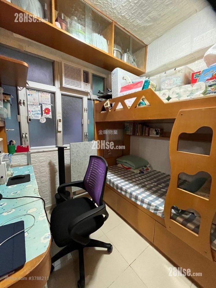 Wilmer Building Sell 2 Bedrooms , 1 Bathroom 329 ft²