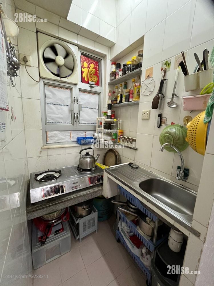 Wilmer Building Sell 2 Bedrooms , 1 Bathroom 329 ft²