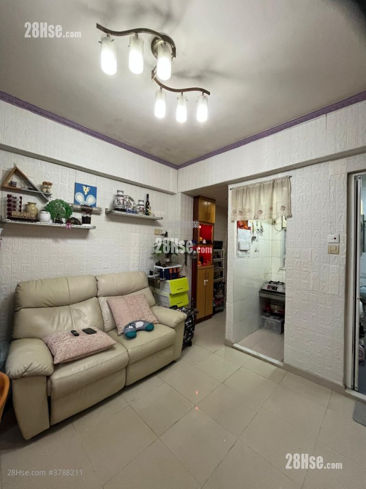 Wilmer Building Sell 2 Bedrooms , 1 Bathroom 329 ft²