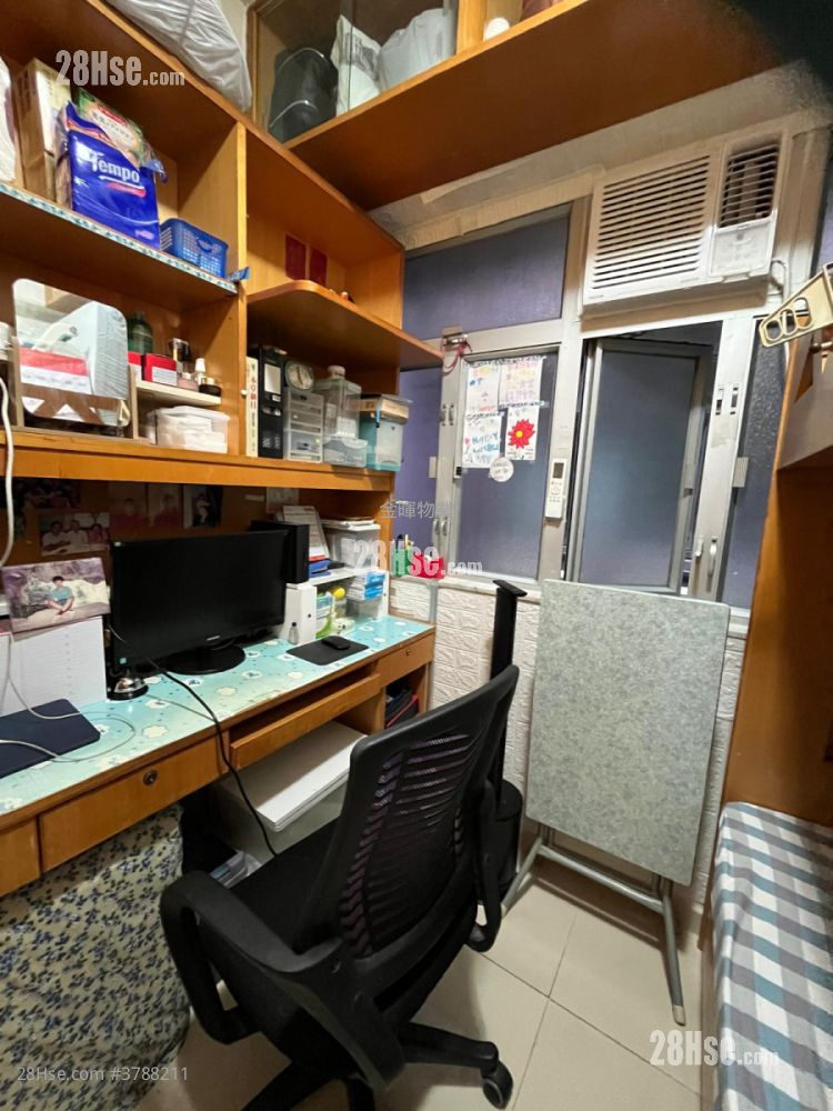 Wilmer Building Sell 2 Bedrooms , 1 Bathroom 329 ft²