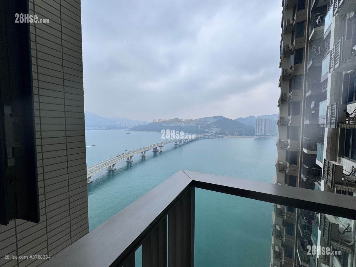 Sea To Sky Sell 3 Bedrooms , 2 Bathrooms 707 ft²