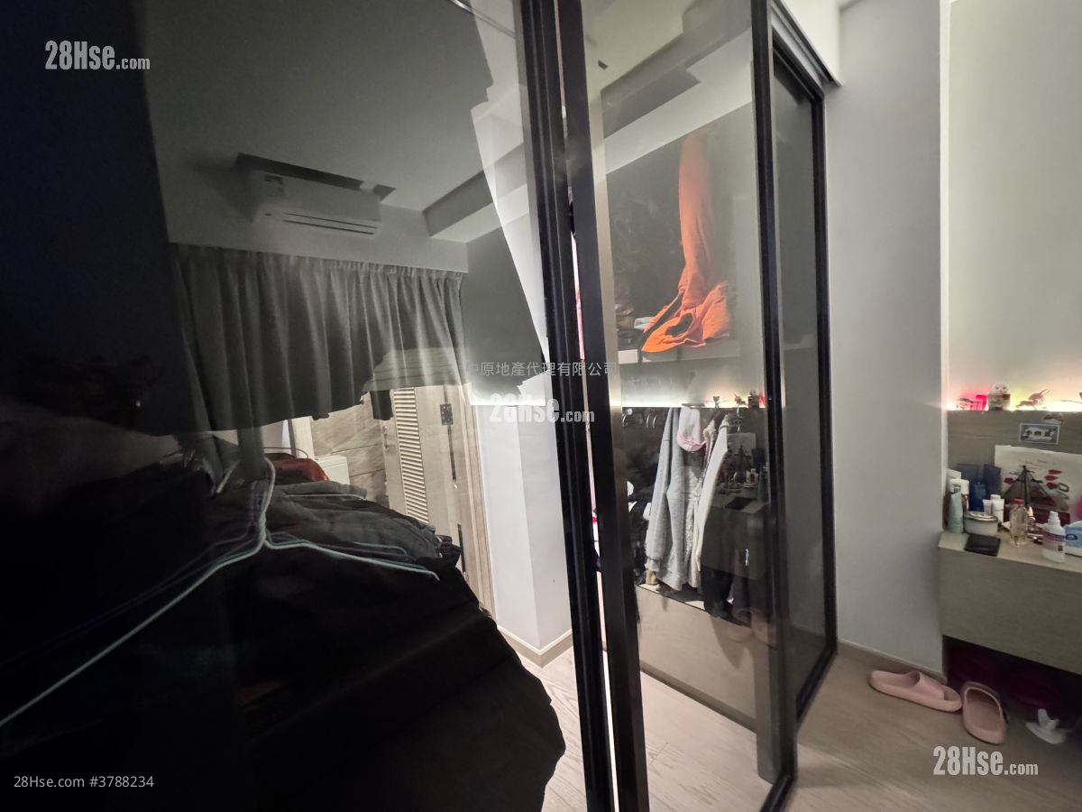 Sea To Sky Sell 3 Bedrooms , 2 Bathrooms 707 ft²