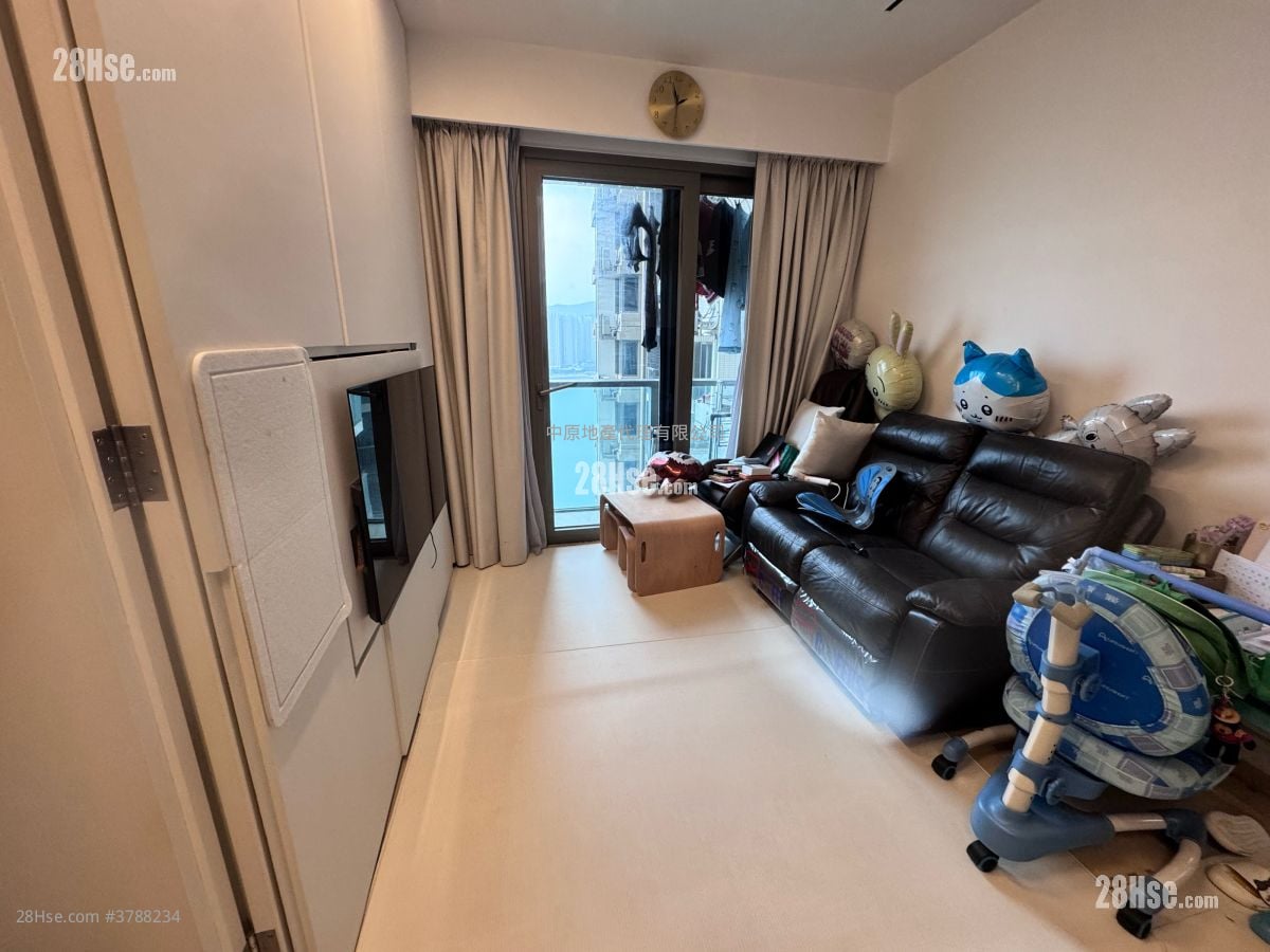 Sea To Sky Sell 3 Bedrooms , 2 Bathrooms 707 ft²