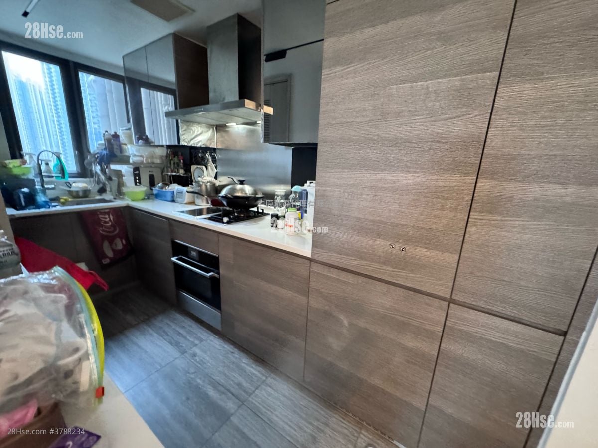 Sea To Sky Sell 3 Bedrooms , 2 Bathrooms 707 ft²