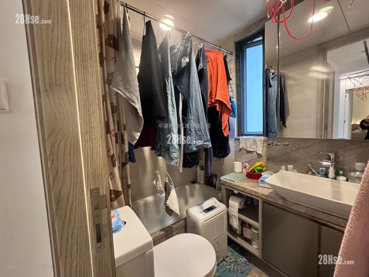 Sea To Sky Sell 3 Bedrooms , 2 Bathrooms 707 ft²