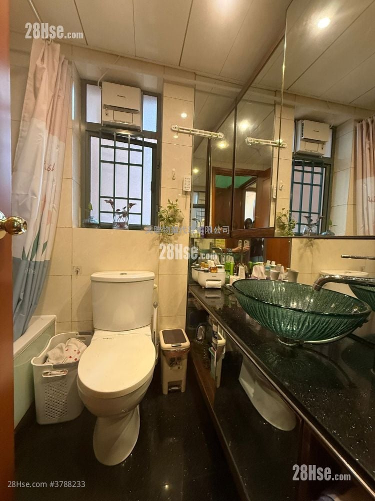 Residence Oasis Sell 3 Bedrooms 653 ft²