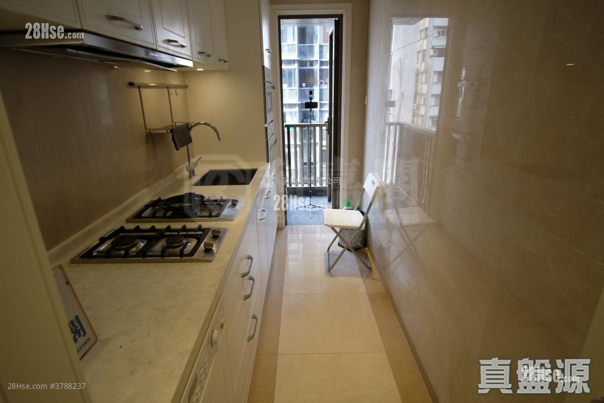 Kensington Hill 售盘 3 房 , 3 浴室 865 平方尺