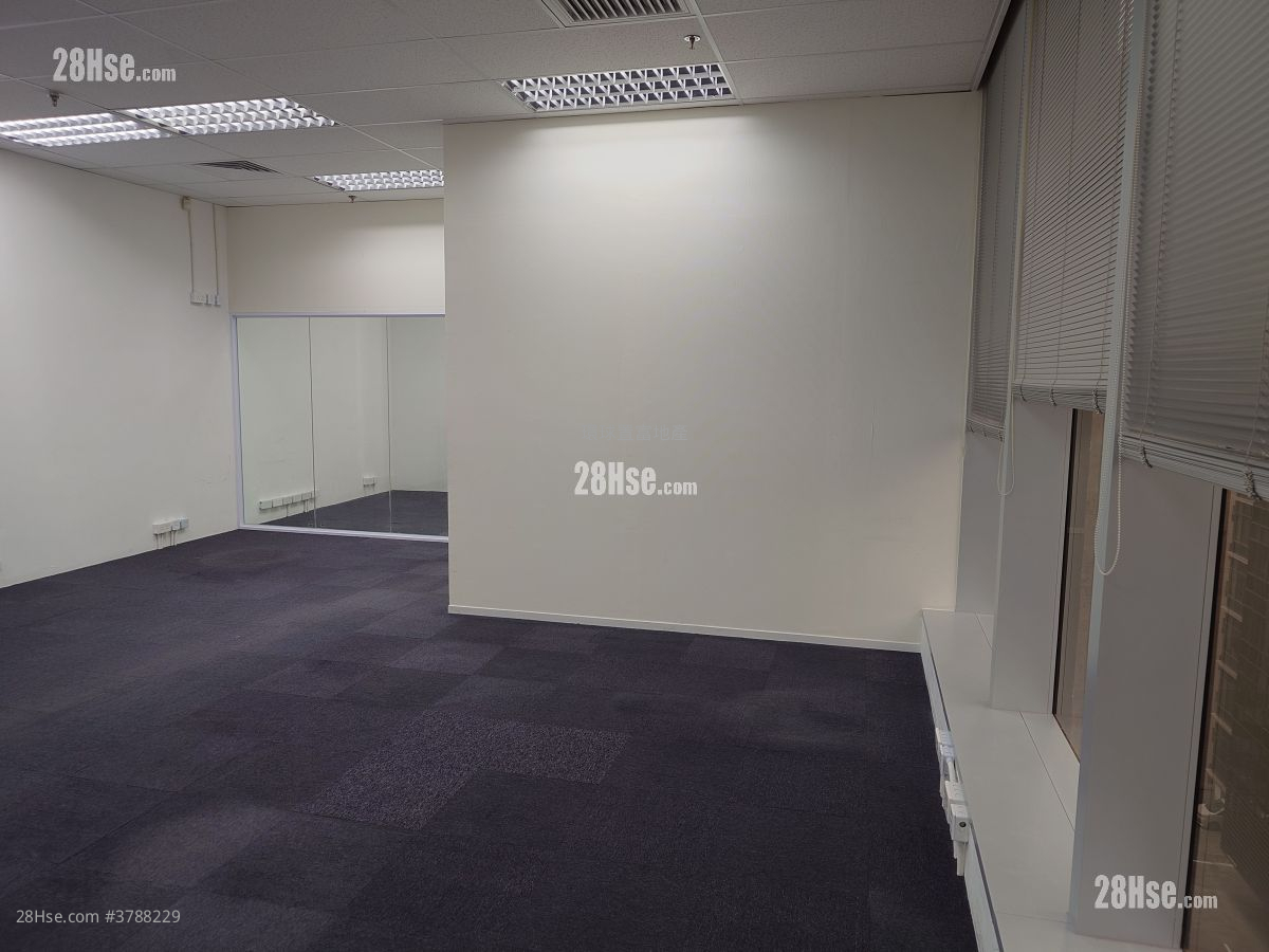 皇廷广场 租盘 885 平方尺