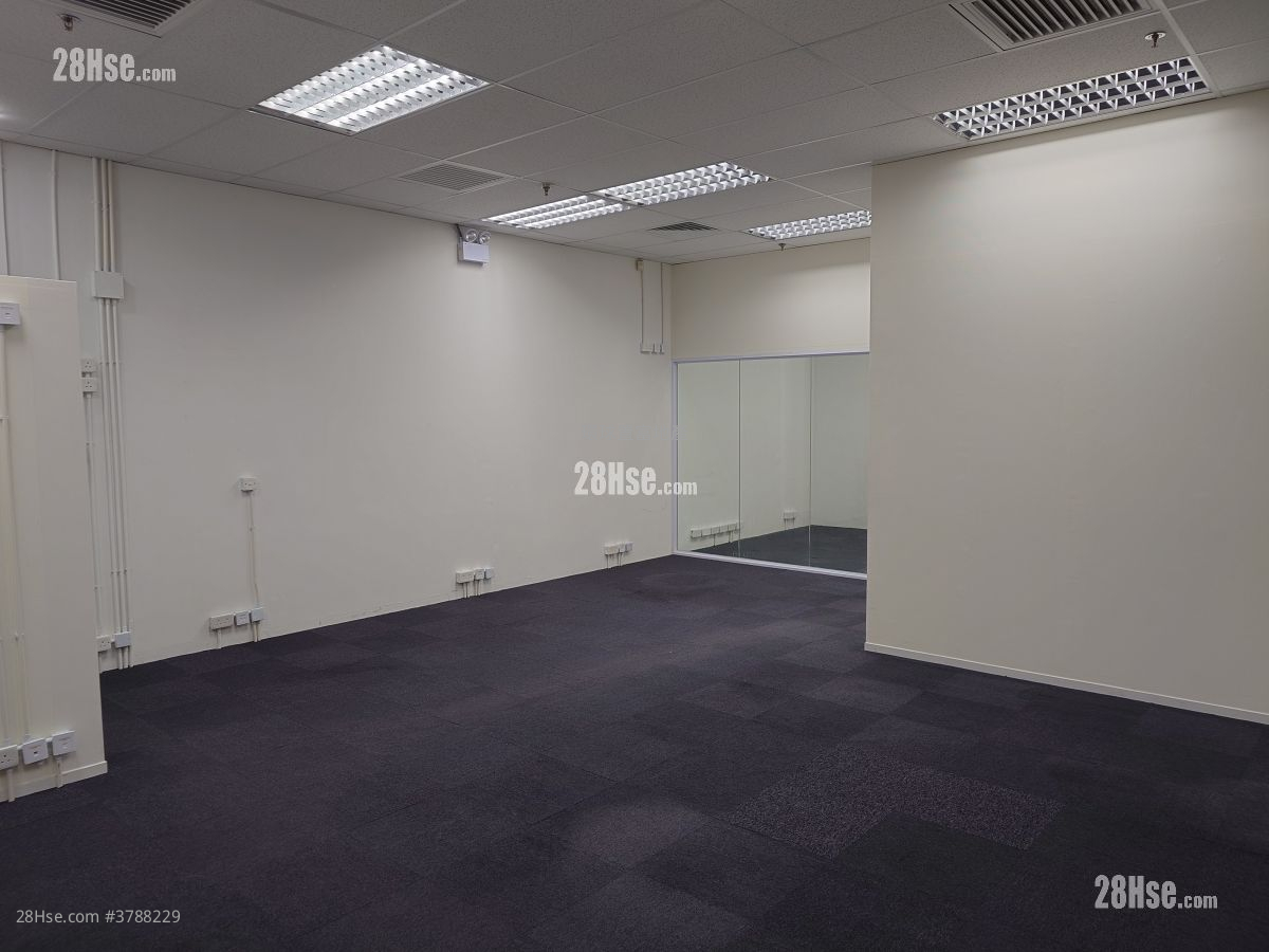 皇廷广场 租盘 885 平方尺