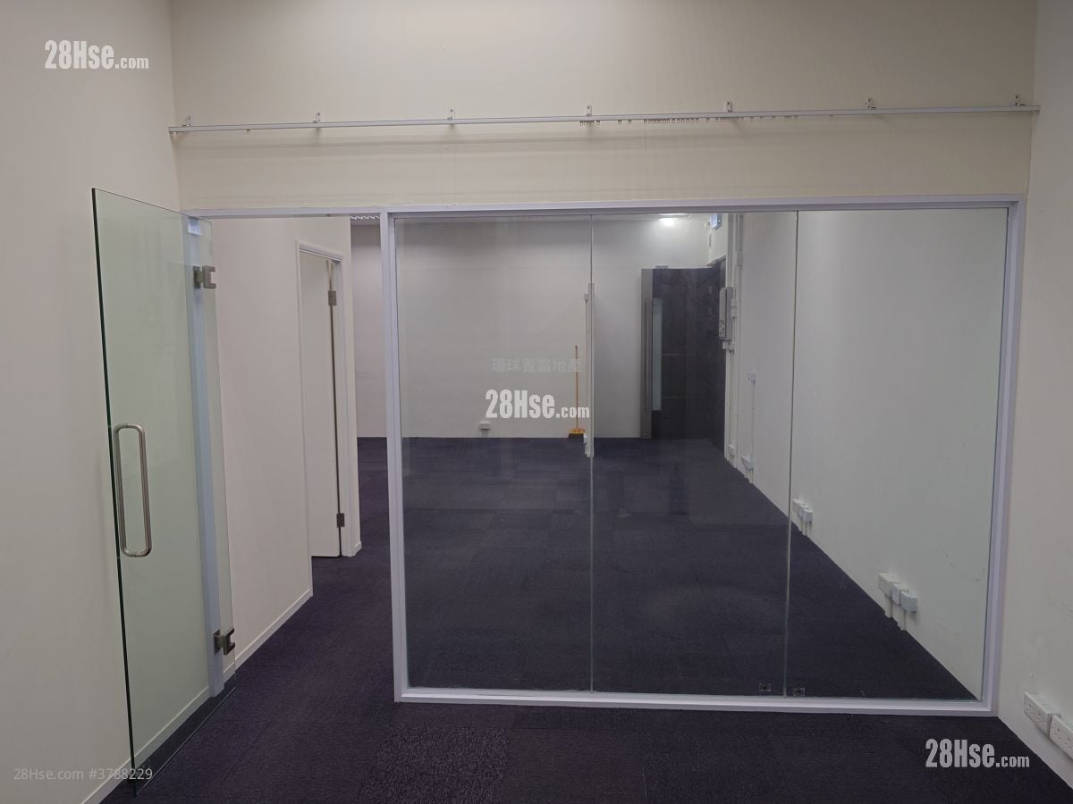 皇廷广场 租盘 885 平方尺