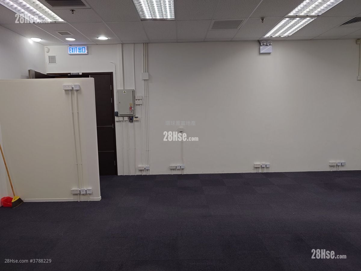 皇廷广场 租盘 885 平方尺