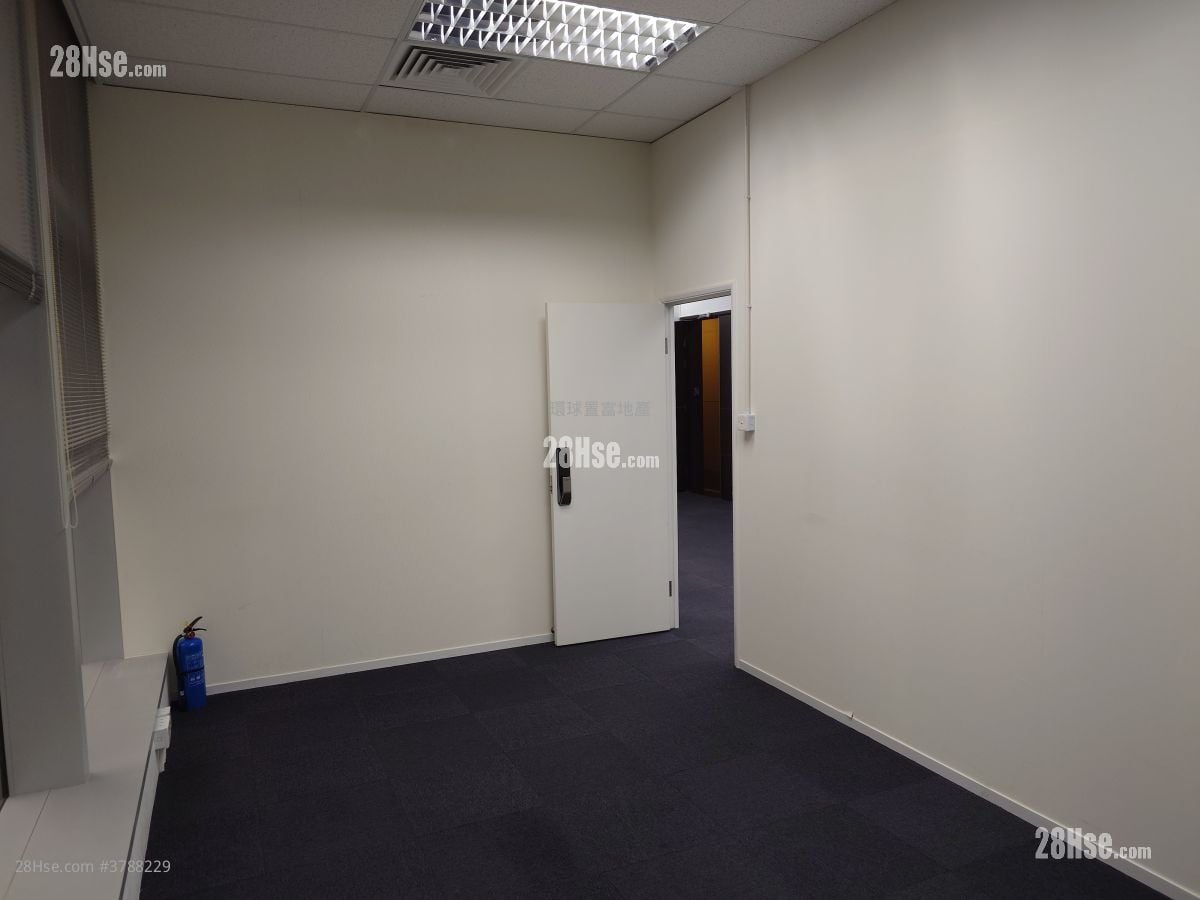 皇廷广场 租盘 885 平方尺