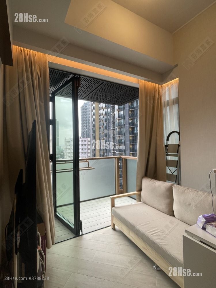 Gateway Square Mile Rental 2 Bedrooms , 1 Bathroom 322 ft²
