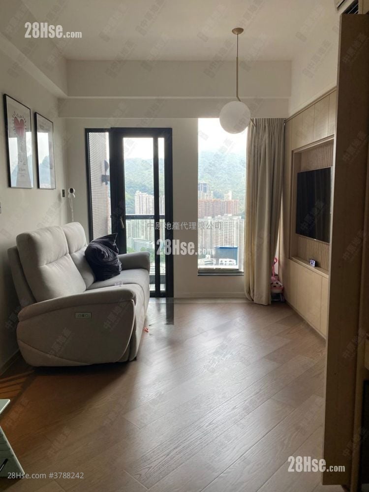 柏傲庄 售盘 2 浴室 660 平方尺