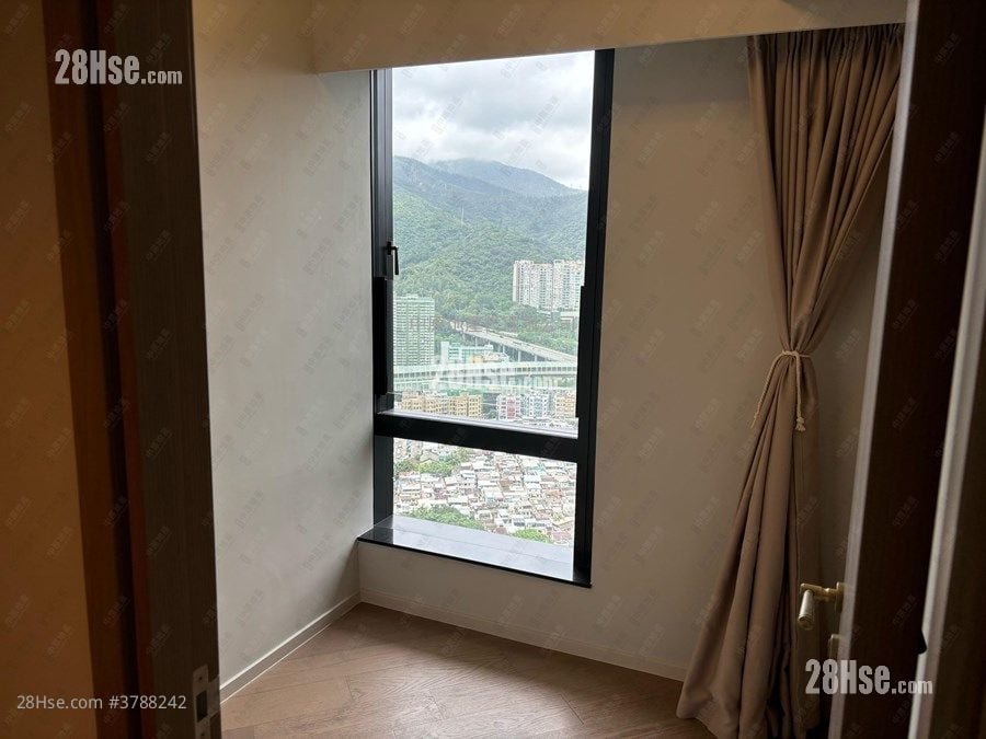 柏傲庄 售盘 2 浴室 660 平方尺