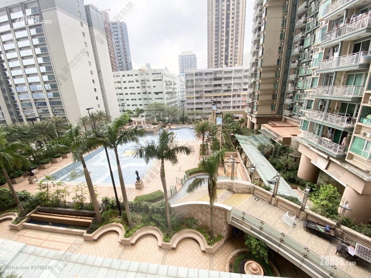 Sky Tower Sell 2 Bedrooms 452 ft²