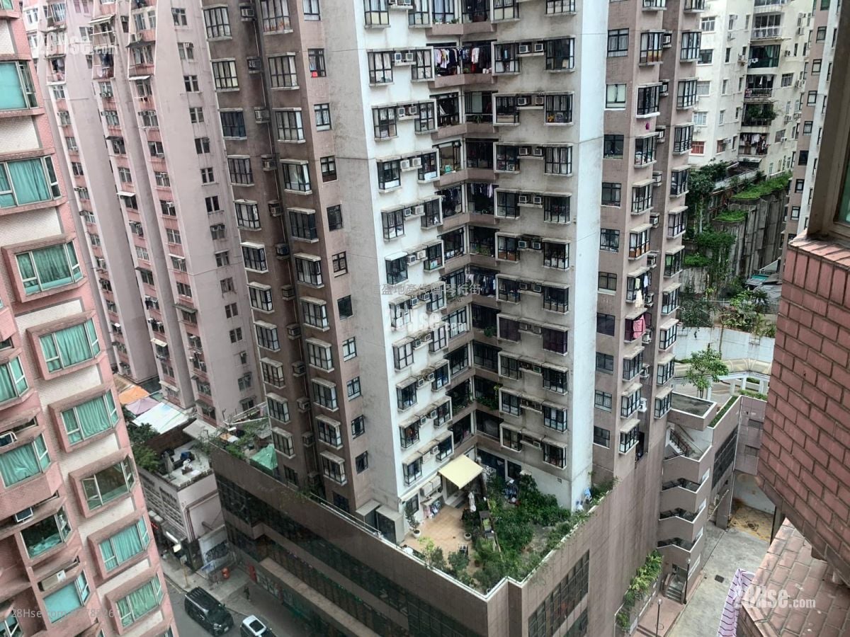 Island Place Sell 3 Bedrooms , 2 Bathrooms 746 ft²