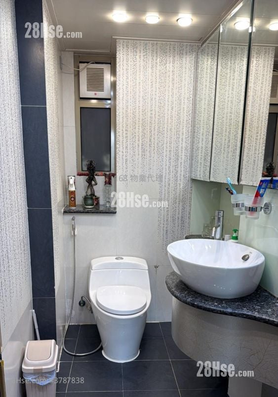 金銮大厦 租盘 3 房 , 2 浴室 1,173 平方尺