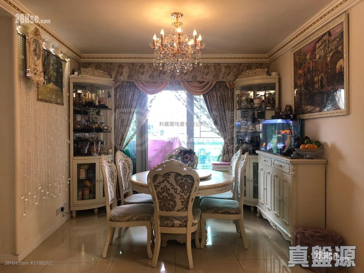 Vianni Cove Sell 4 Bedrooms , 2 Bathrooms 857 ft²