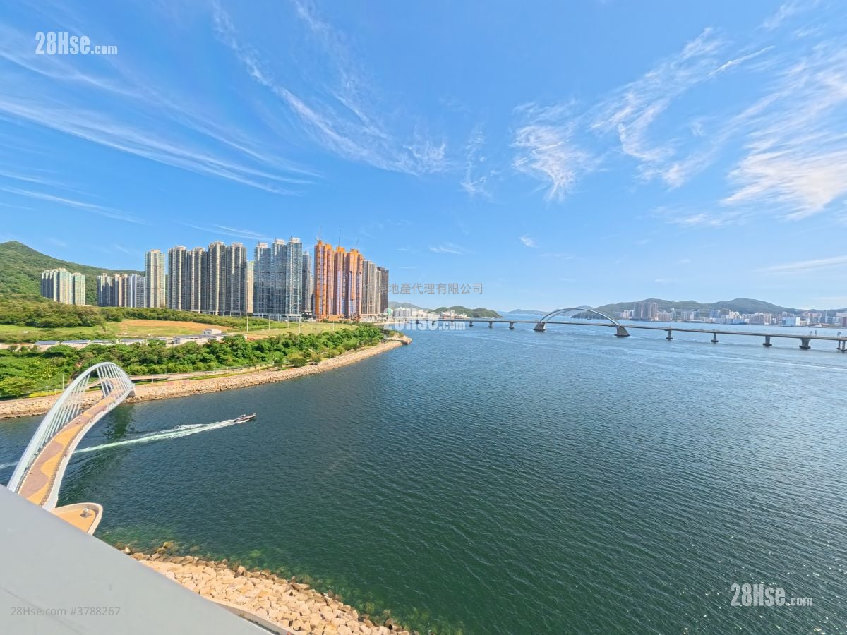 Monterey Sell 789 ft²