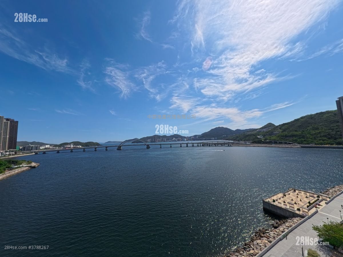 Monterey Sell 789 ft²