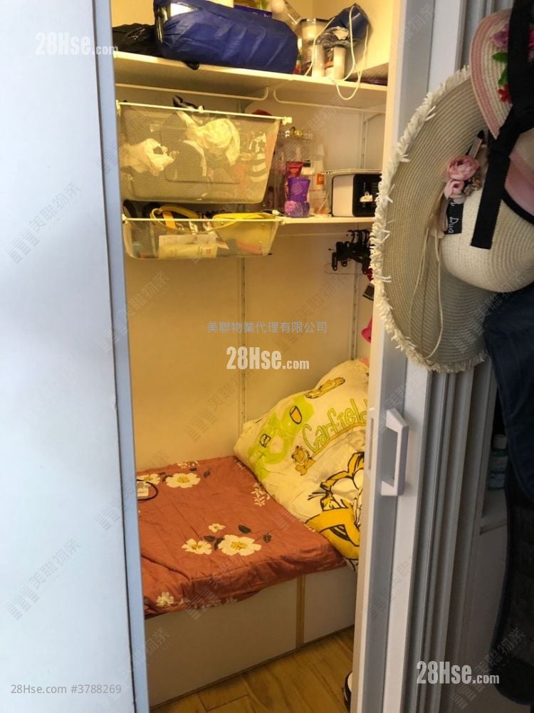 Riviera Gardens Sell 596 ft²